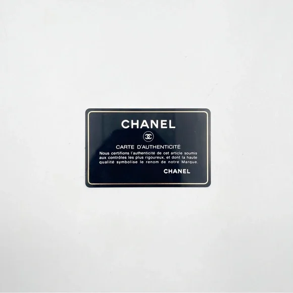 CHANEL Boy CHANEL Medium Flap Bag Black Quilted Lambskin - Picture 15 of 16